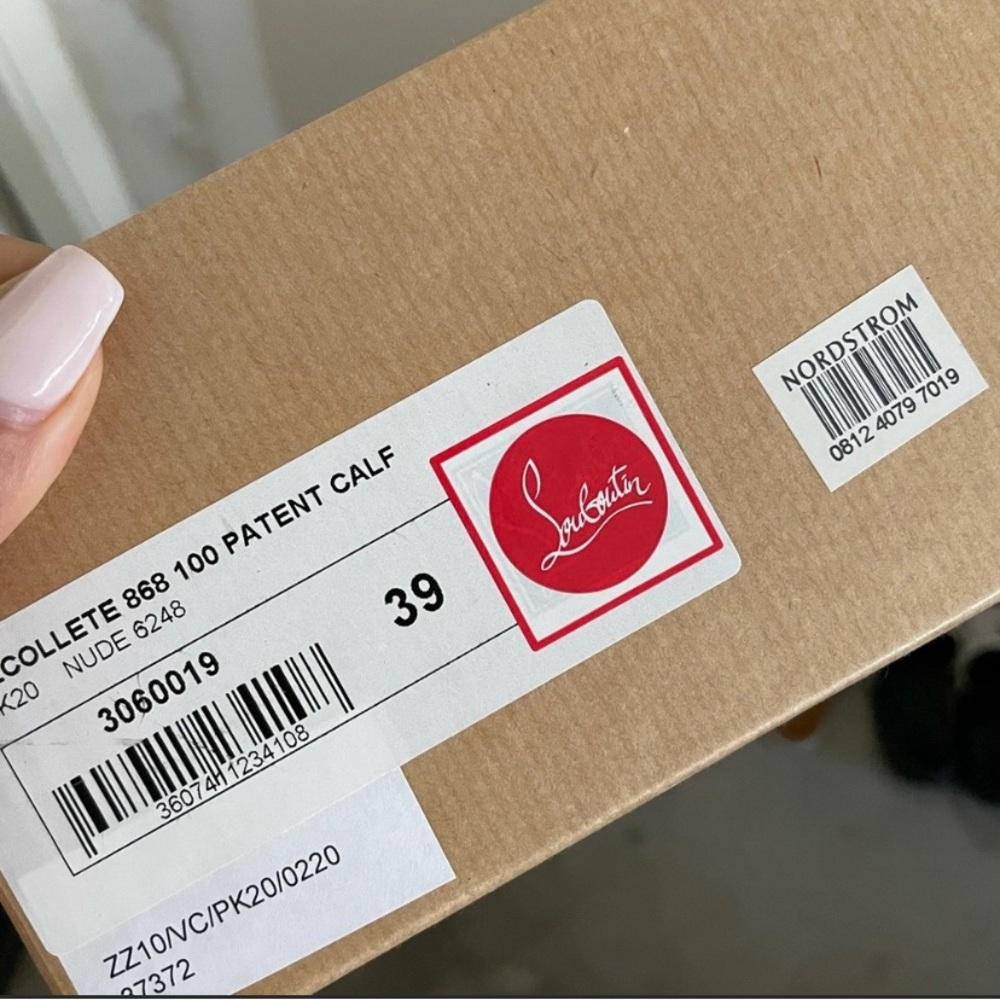 Nude/Tan Christian Louboutin Simple Heels 39 - 8.5 - Picture 12 of 13